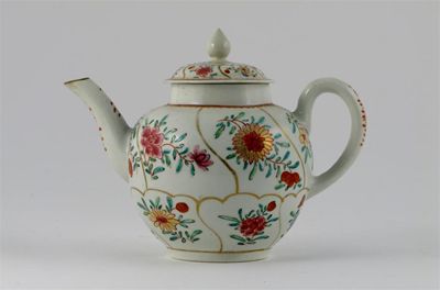 Appraisal: A Worcester teapot and cover painted in a version of