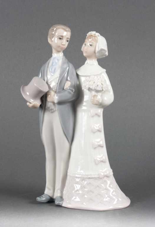 Appraisal: Lladro porcelain bridal couple group blue stamp mark with original