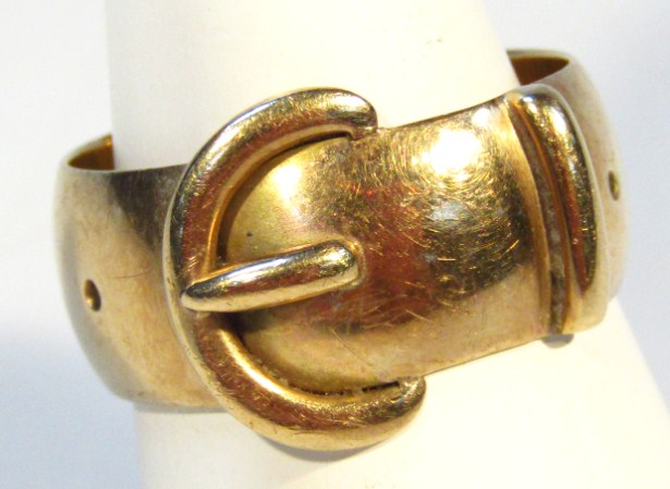 Appraisal: A ct gold buckle ring of typical outline size U