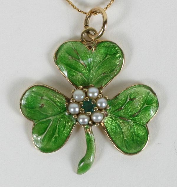 Appraisal: Yellow gold K enamel three leaf clover pendant with round