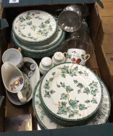 Appraisal: Tray comprising mixed wares including Country Vine Dinner Plates Side