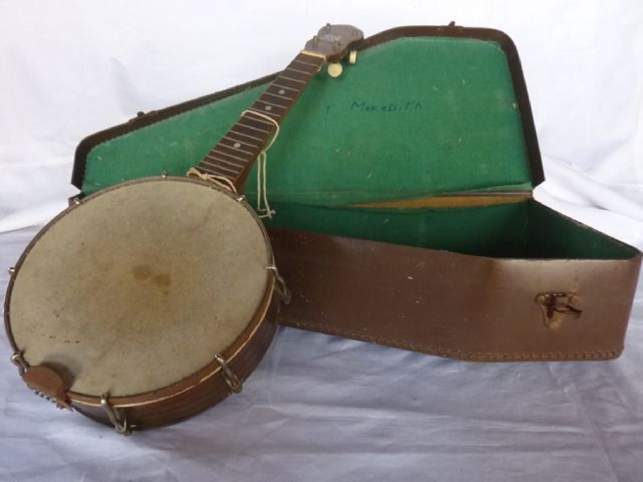 Appraisal: A George Fornby banjo and case