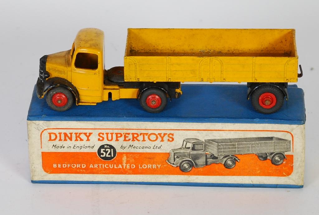 Appraisal: DINKY SUPERTOYS BOXED 'BEDFORD ARTICULATED LORRY' yellow and black with