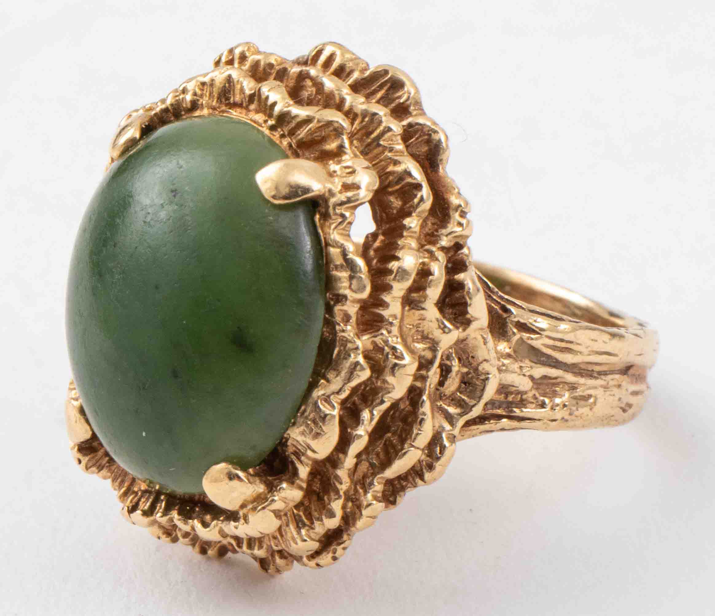 Appraisal: VINTAGE K YELLOW GOLD JADE RING Vintage 's K yellow