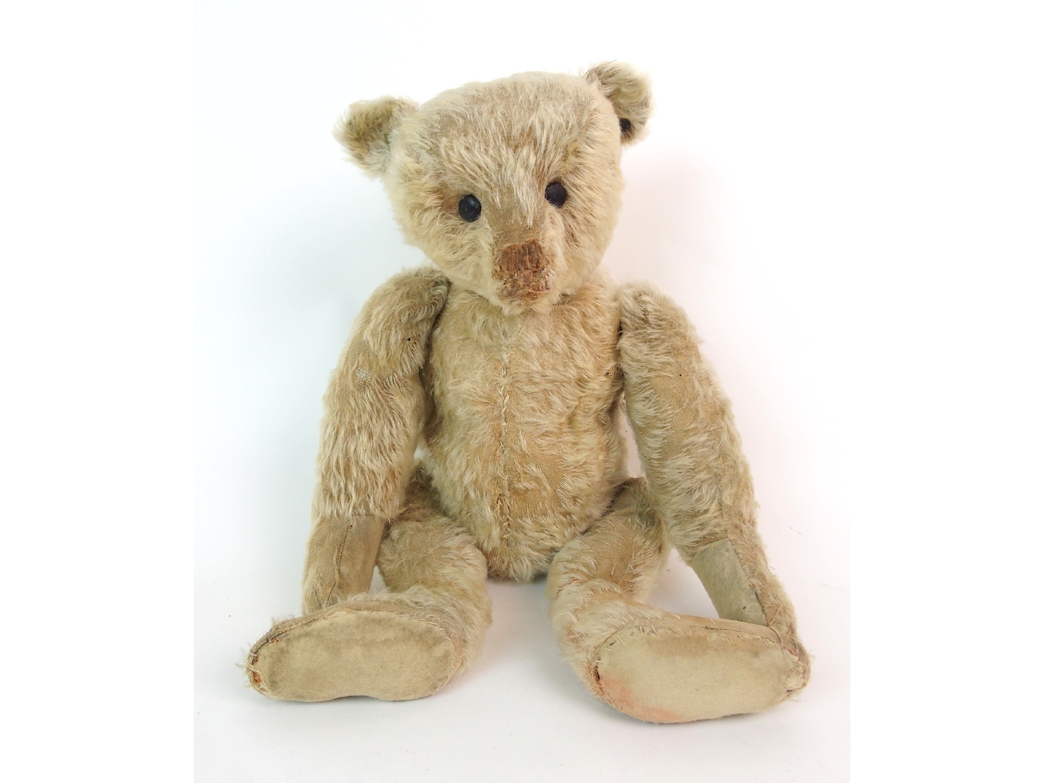 Appraisal: An early Steiff teddy bear circa button in ear slightly