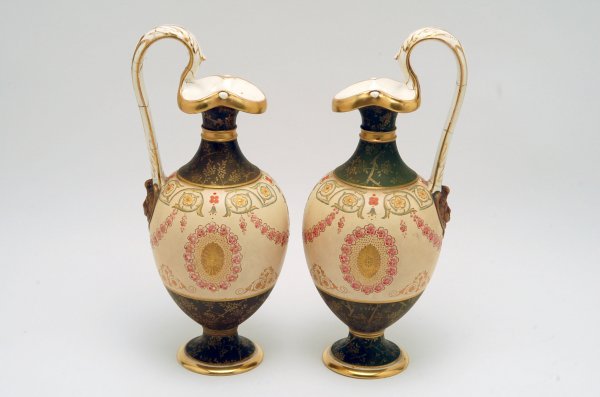 Appraisal: Pair of Wedgwood ewers circa to baluster form with club