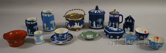 Appraisal: Fifteen Pieces of Assorted Wedgwood Ceramics a dark blue dip