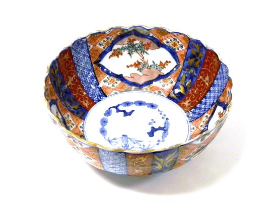 Appraisal: th th C Japanese Imari porcelain bowl scalloped rim center