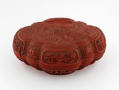 Appraisal: A large Chinese red cinnabar lacquer quatrefoil box and cover