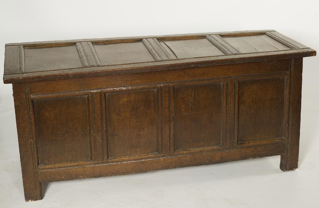 Appraisal: OAK FOUR-PANEL COFFER LATE th CENTURY the panelled hinged top