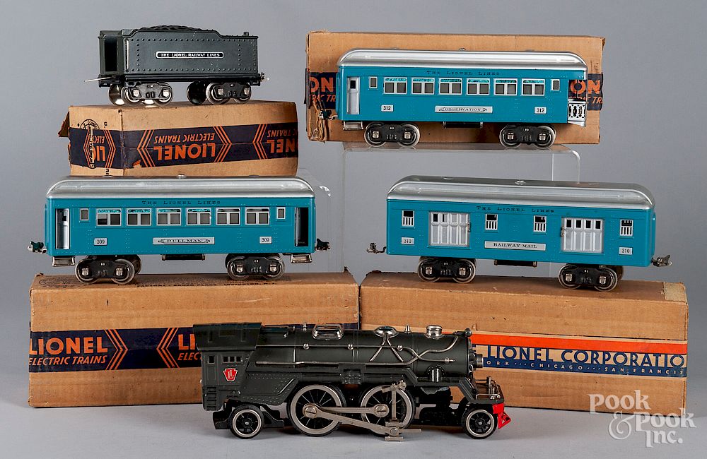 Appraisal: Lionel W five-piece train set Lionel W five-piece train set