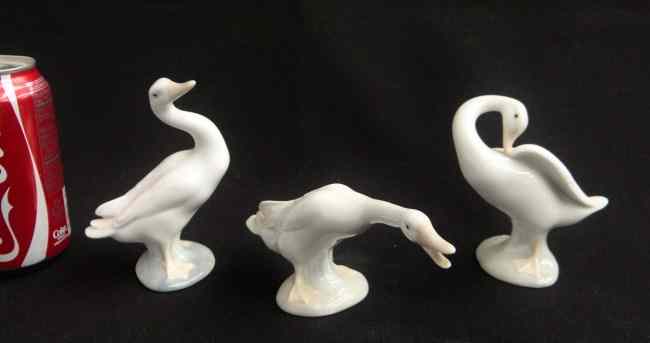 Appraisal: Lot three Lladro goose figurines '' to '' Ht