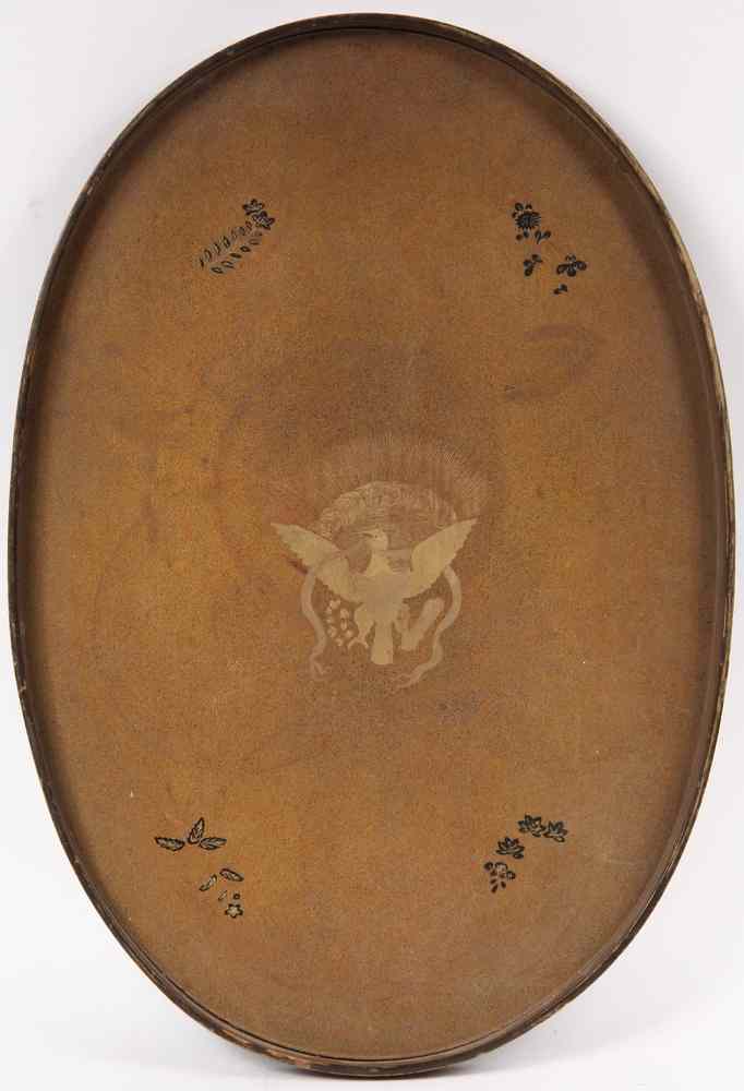 Appraisal: JAPANESE LACQUER TRAY Edo period - Wood lacquer gold similar