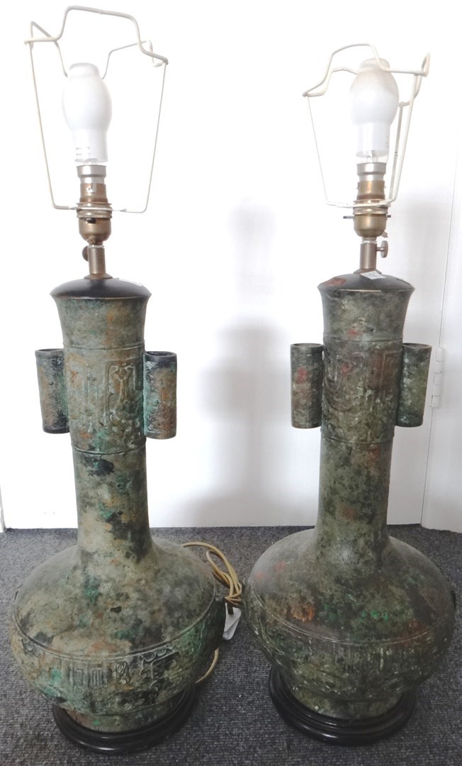 Appraisal: A pair of Chinese archaistic bronze vases th century of