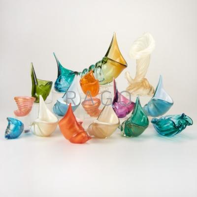 Appraisal: MURANO GLASS Seventeen piece glass group some conch shells others