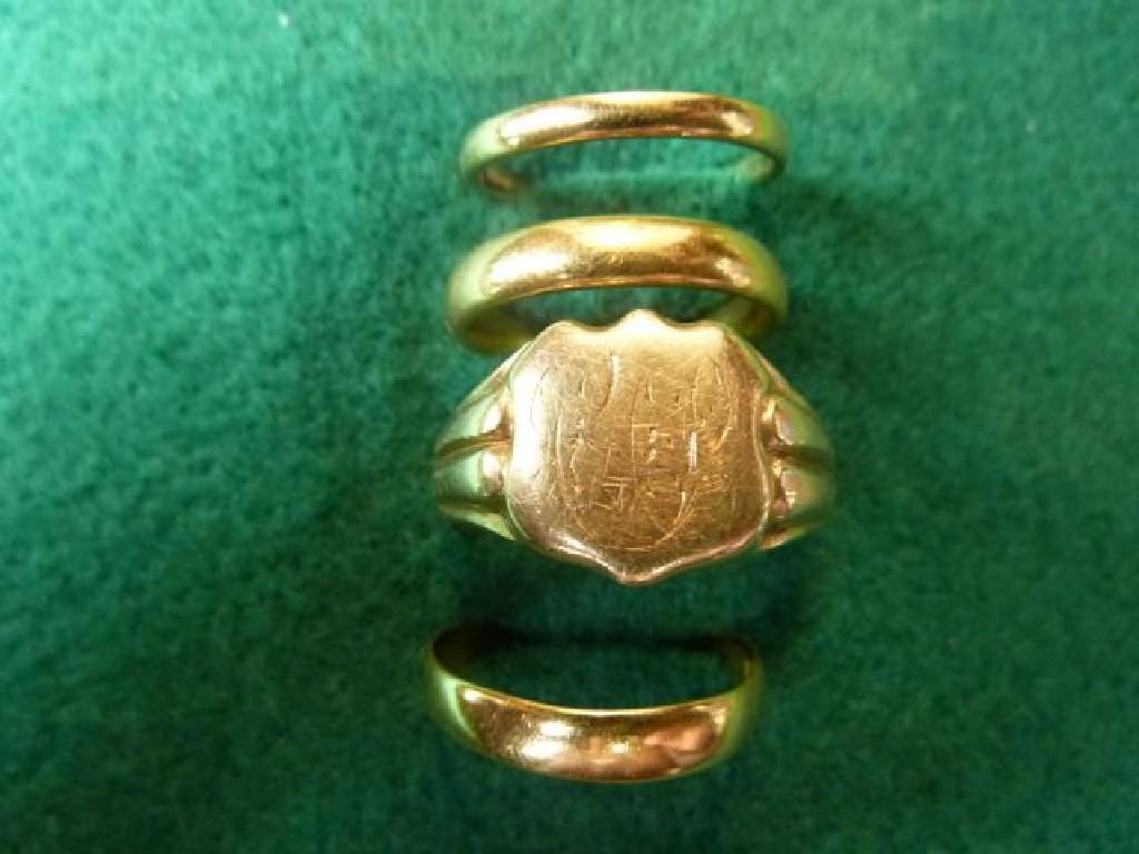 Appraisal: Three ct gold rings gm and a further ct gold