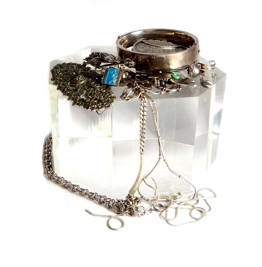 Appraisal: Silver and other jewellery comprising an oval pendant locket Birmingham