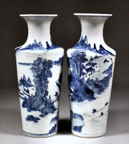 Appraisal: A pair of th Century Chinese blue and white porcelain