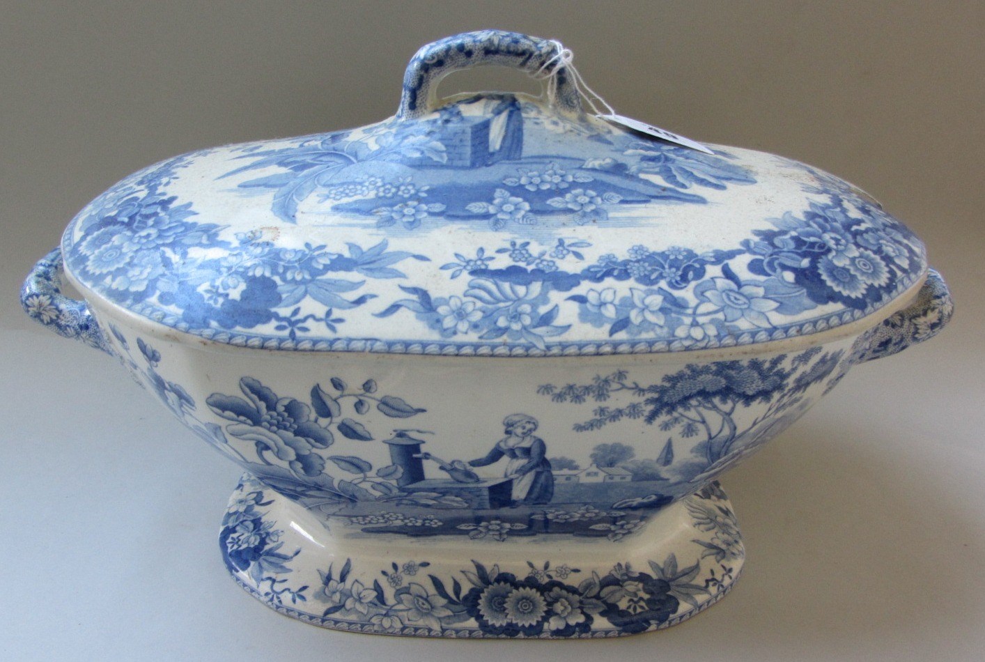 Appraisal: A Spode blue and white tureen and cover th century