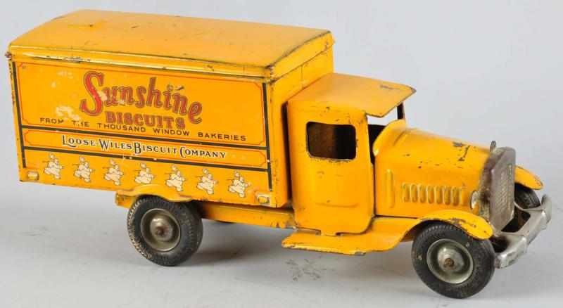 Appraisal: Pressed Steel Metalcraft Sunshine Biscuit Truck Description Complete original condition