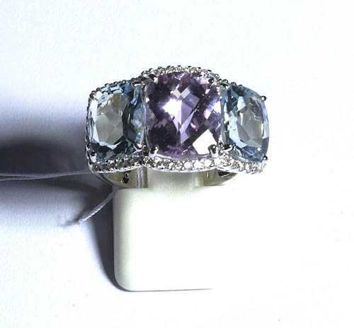 Appraisal: AQUAMARINE KUNZITE AND BRILLIANT-CUT DIAMOND RING White gold Decorative Rivi