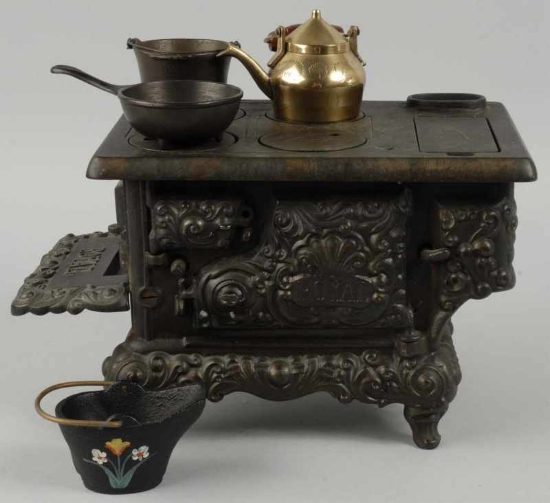 Appraisal: Cast Iron Kenton Royal Children's Stove Description Includes accessories Condition