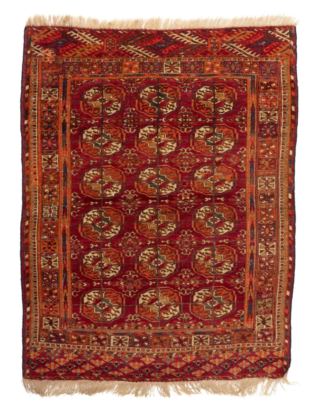 Appraisal: A PERSIAN AREA RUGA Persian area rug Early th century