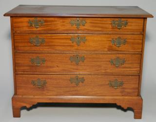 Appraisal: American Chippendale Chest of Drawers American Chippendale Chest of Drawers