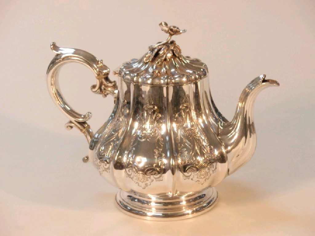 Appraisal: An Elkington Co electroplate teapot