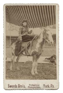 Appraisal: Cabinet Card Photo of Nettie Littell York Penn Swords Bros