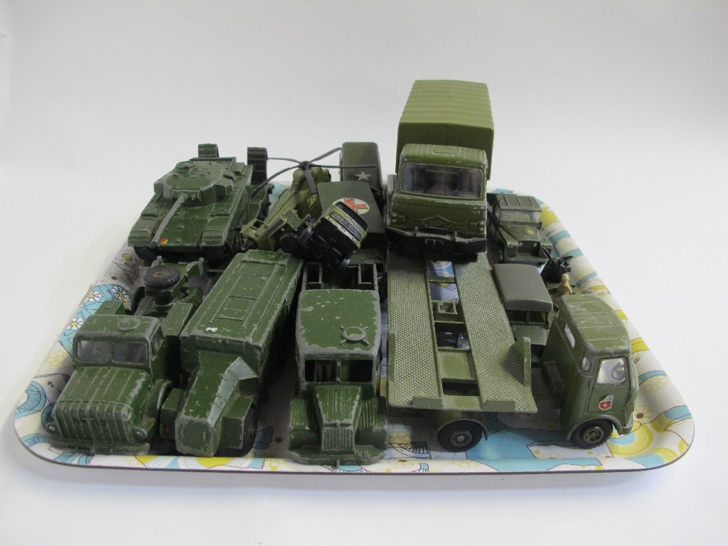 Appraisal: A tray lot of assorted military die-cast models