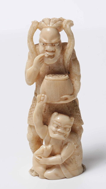 Appraisal: AN ANTIQUE CHINESE MARINE IVORY CARVING of a figure standing