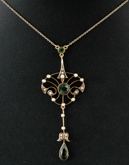 Appraisal: An Edwardian tourmaline necklace Circa The scrolled frame centrally set