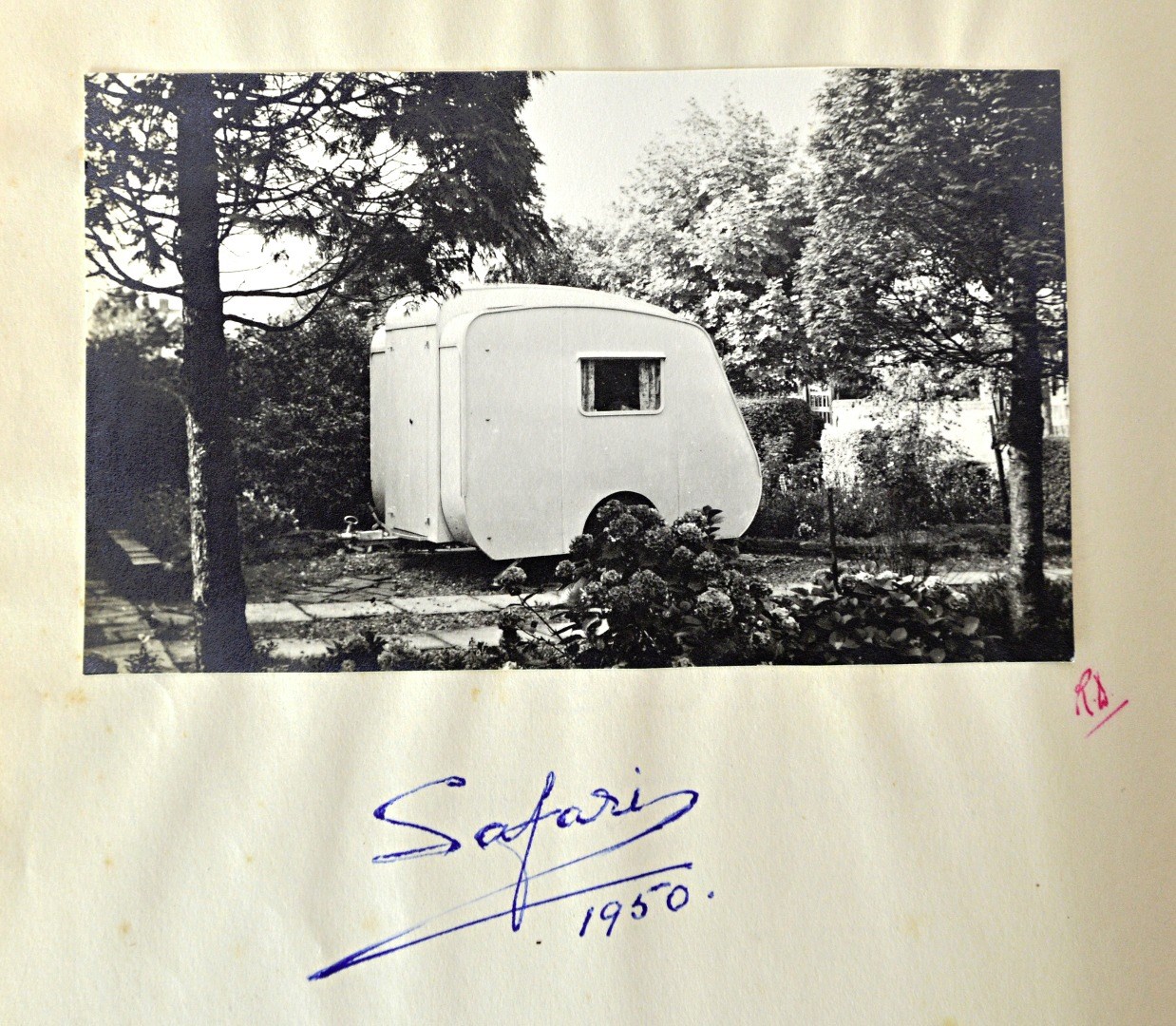 Appraisal: CARAVANNING - R G Dixon On Safari in England and