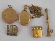 Appraisal: A mixed lot comprising a carat gold locket chain and