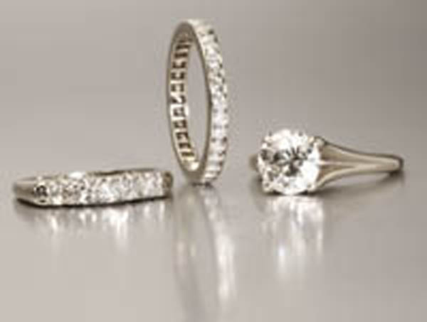 Appraisal: Three diamond rings Three diamond rings Comprising three K white