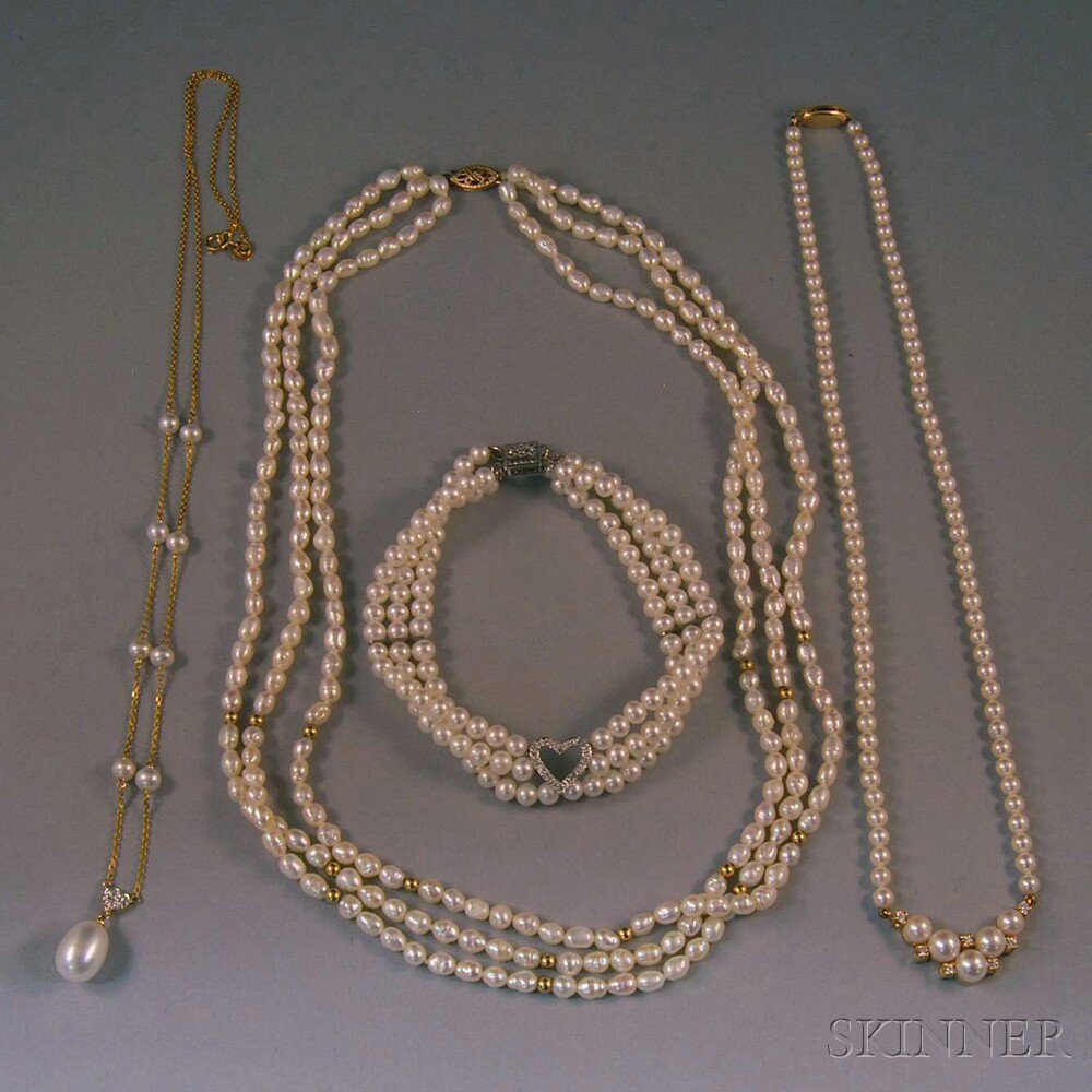 Appraisal: Small Group of Pearl Jewelry a triple-strand bracelet with kt