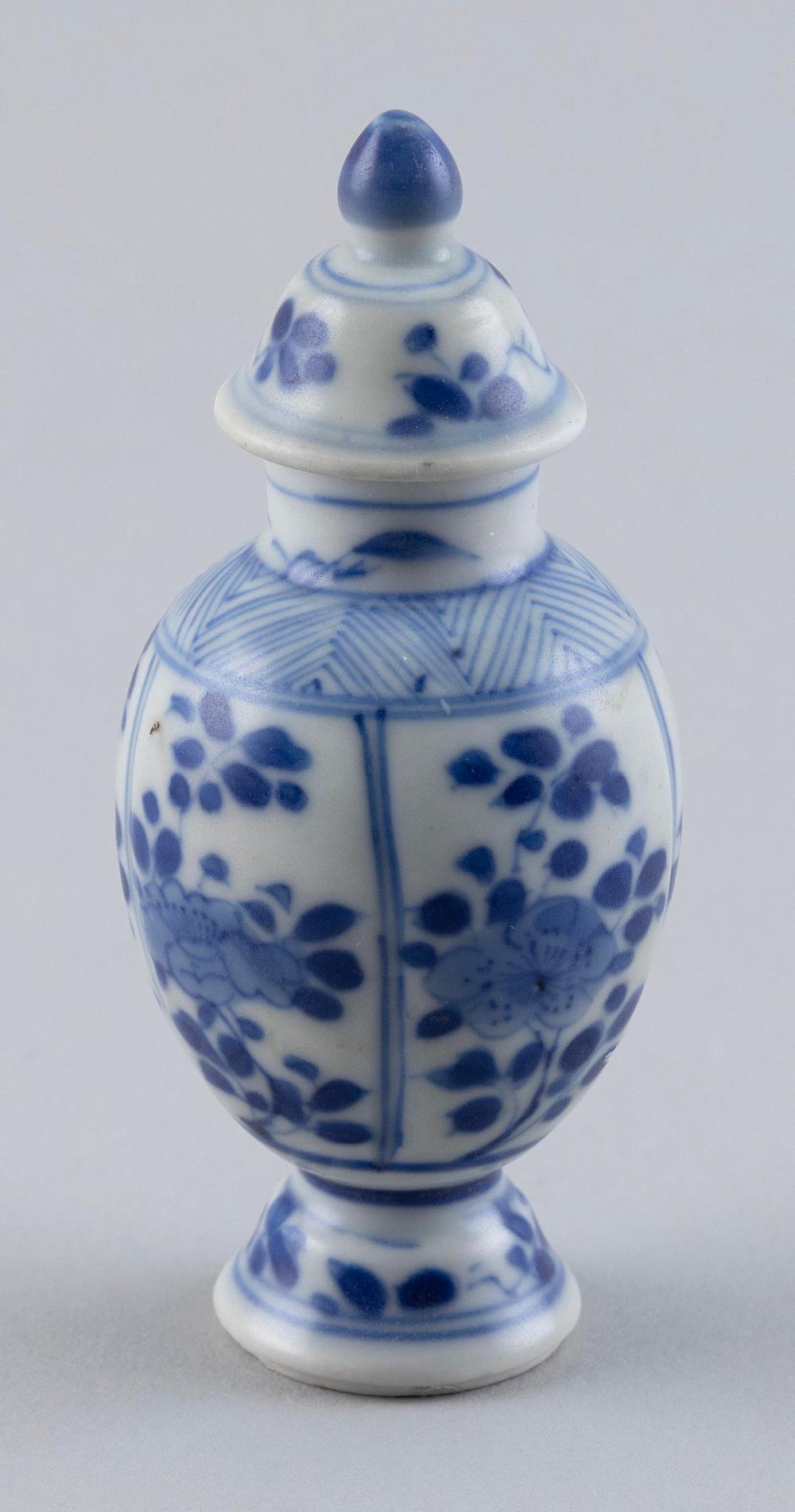 Appraisal: MINIATURE CHINESE VUNG TAU CARGO PORCELAIN COVERED BALUSTER VASE KANGXI