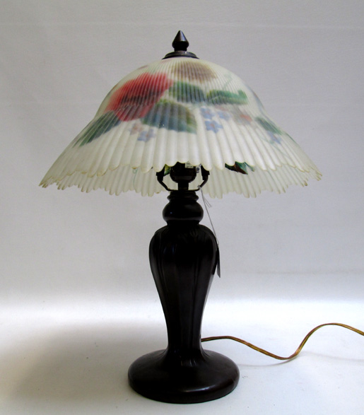 Appraisal: REVERSE PAINTED TABLE LAMP the ribbed shade with reverse painted