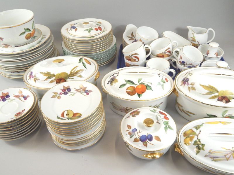 Appraisal: A large quantity of Royal Worcester Evesham pattern dinner and