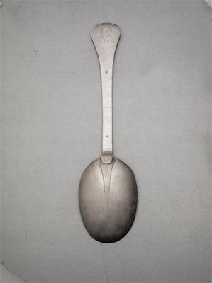 Appraisal: A William and Mary spoon pricked 'EA' over 'RA' over