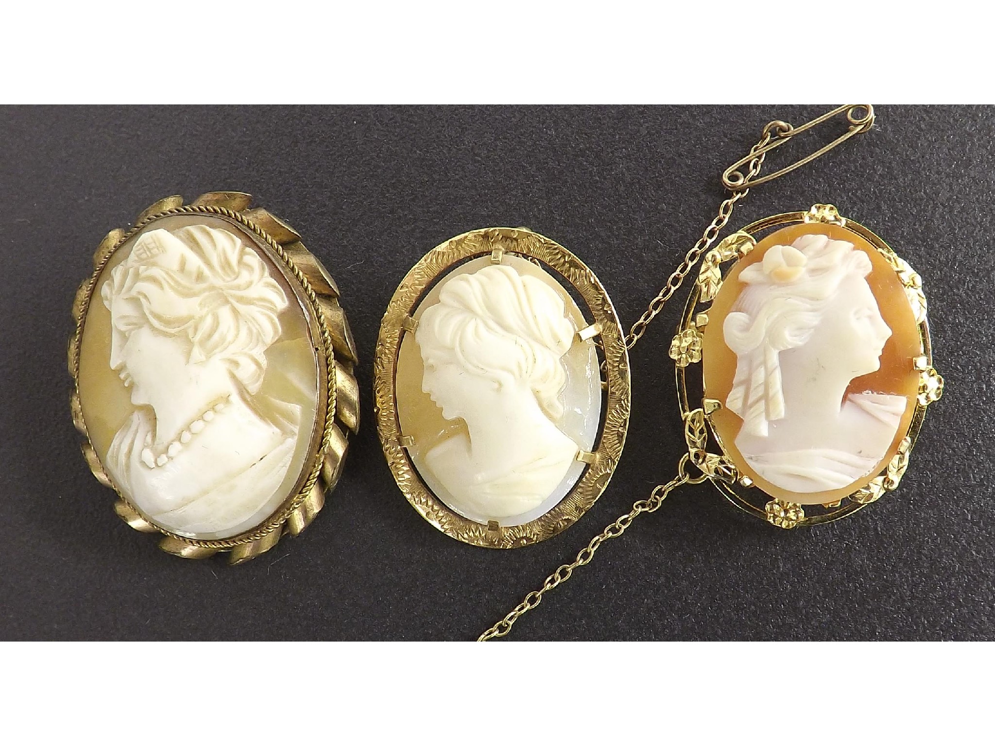 Appraisal: ct framed shell cameo brooch depicting the bust of a