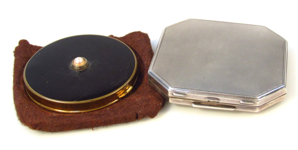 Appraisal: A George VI silver powder compact by The Adie Brothers