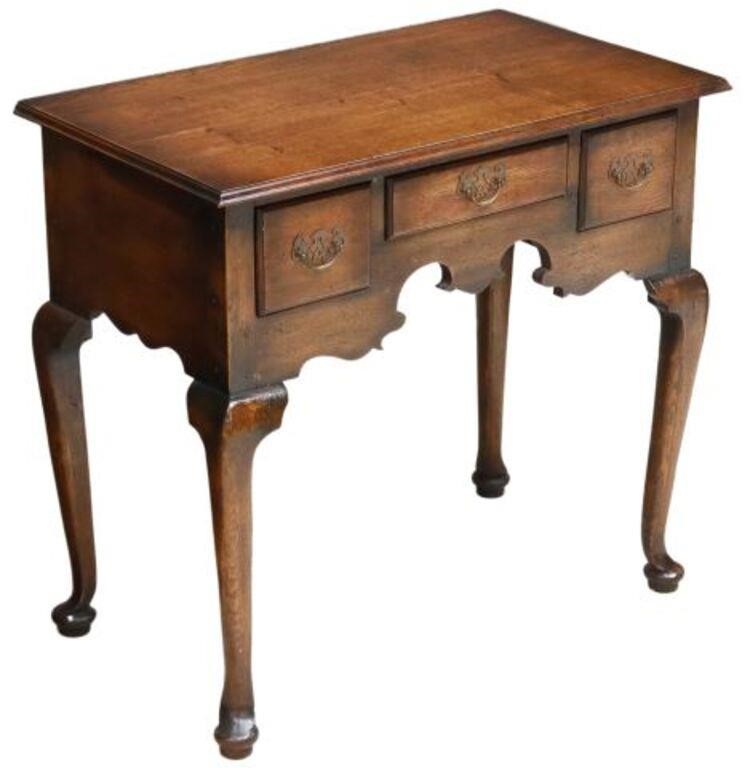 Appraisal: English Queen Anne style oak lowboy hall table early th