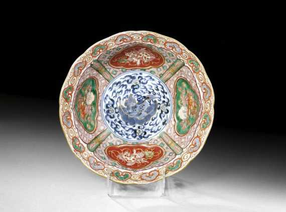 Appraisal: LOBED IMARI BOWL Japan Arita circa D cm The outer