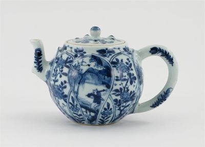 Appraisal: A Chinese blue and white teapot and cover in the