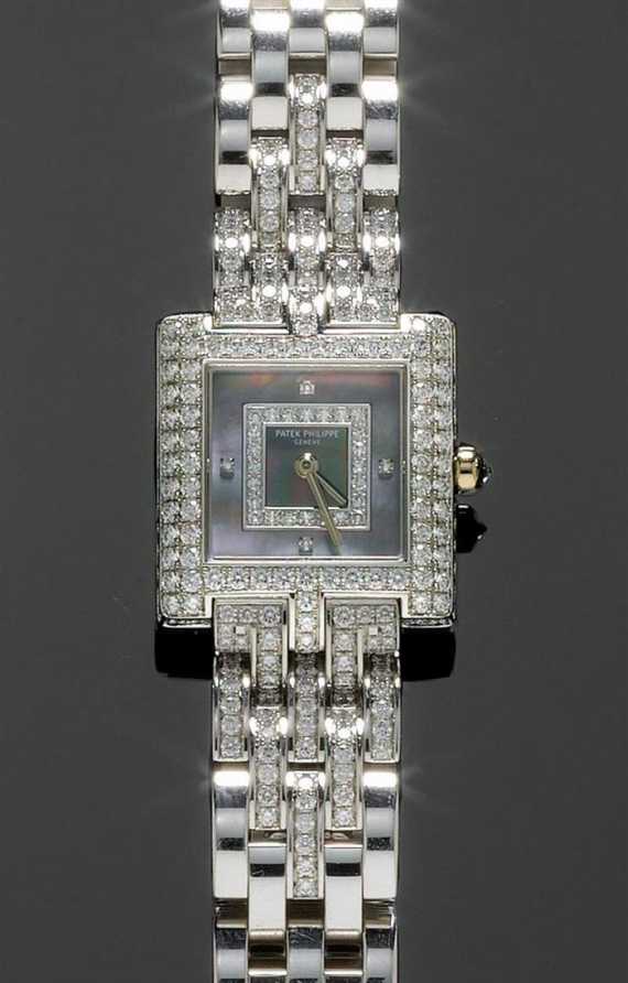 Appraisal: DIAMOND LADY'S WRISTWATCH PATEK PHILIPPE White gold Ref G- Haute