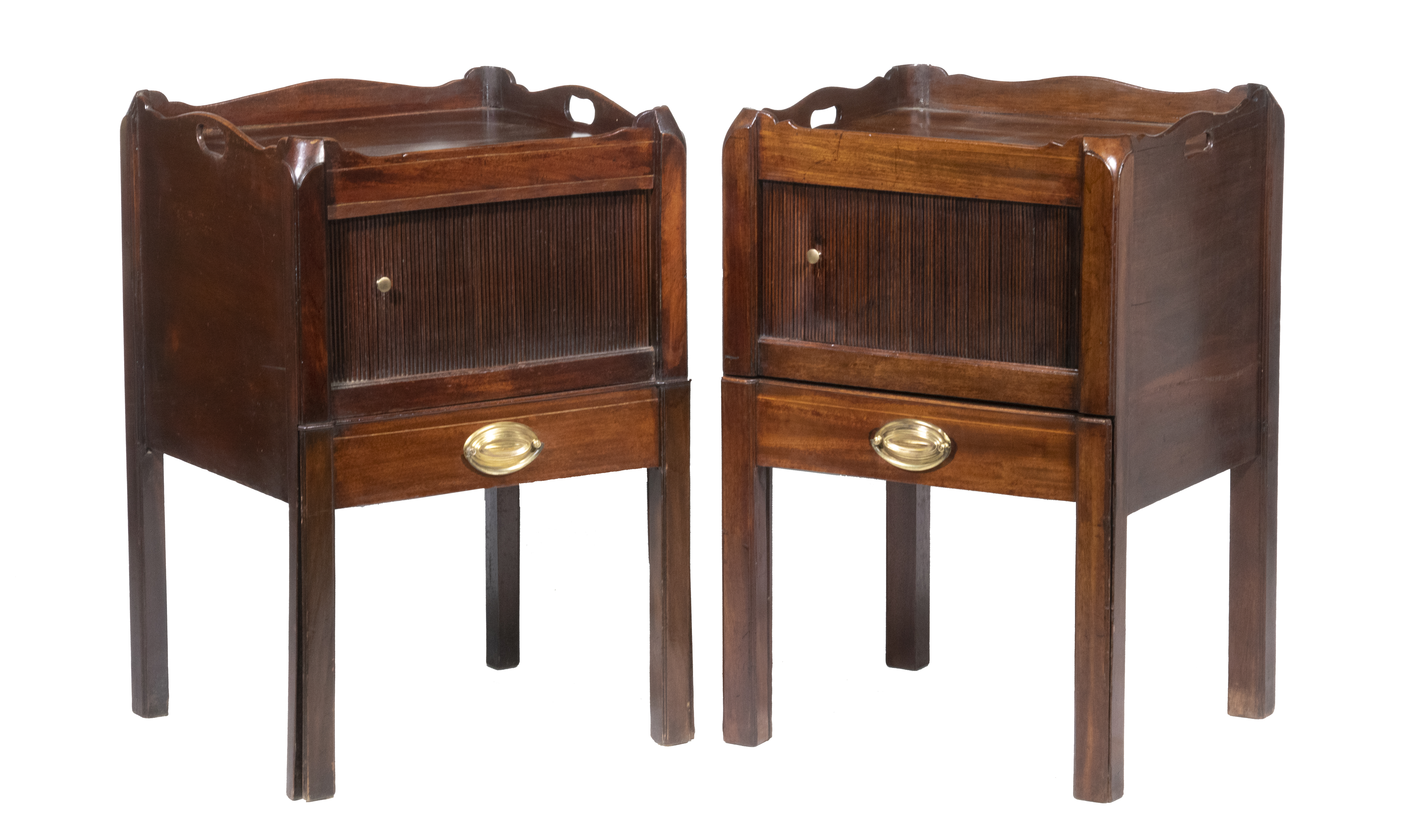 Appraisal: PR GEORGIAN MAHOGANY STANDS Pair of th c English Stands