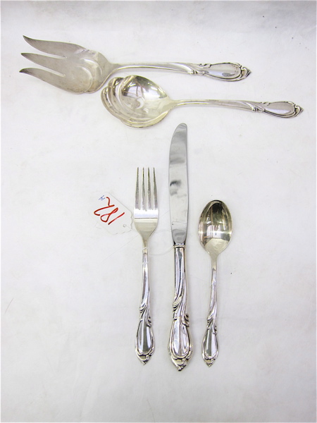 Appraisal: INTERNATIONAL STERLING SILVER FLATWARE SET fourteen piece set in the