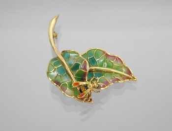 Appraisal: An k Gold and Plique-a-Jour Enamel Leaf and Bee Brooch